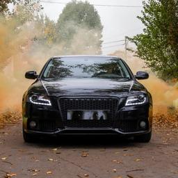 Audi A4 Hunajakenno etumaski kiiltävän Musta