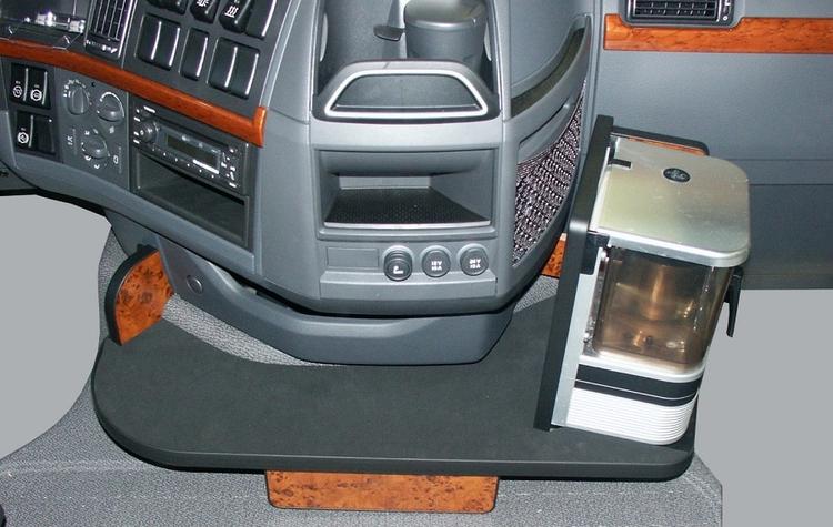Keskipöytä joka sopii Volvo FH08 trä
